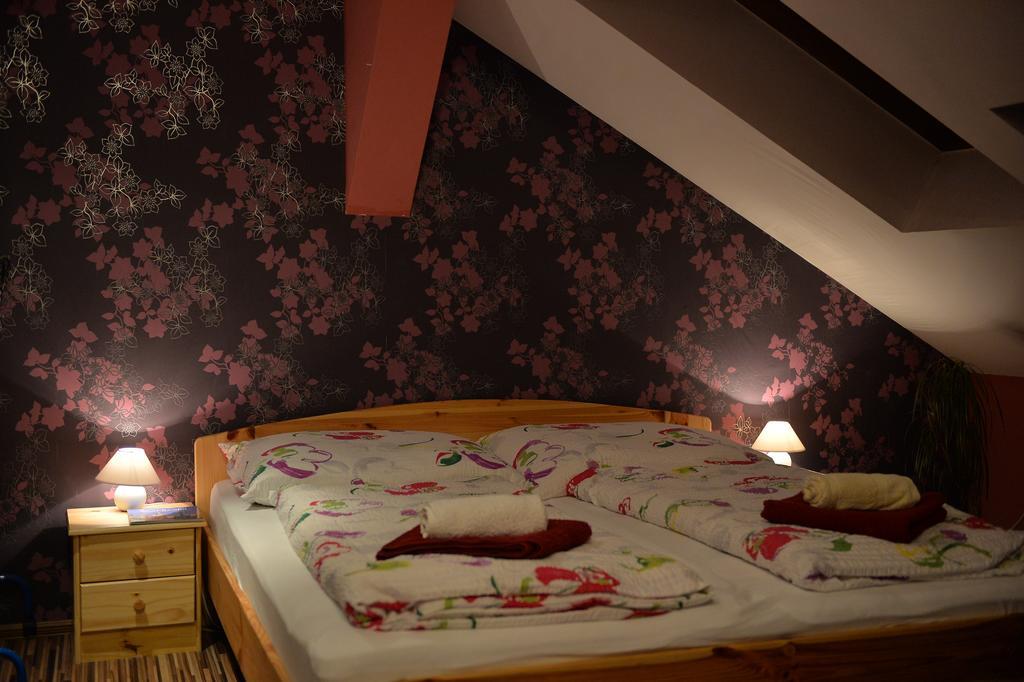 Sopron Eszter Apartman Zimmer foto