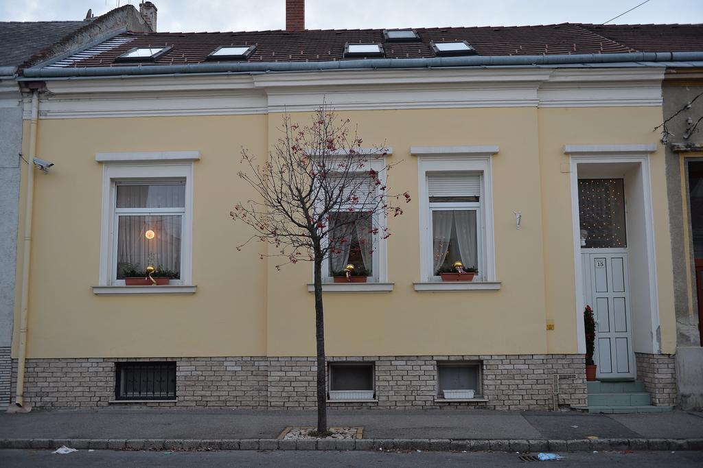 Sopron Eszter Apartman Zimmer foto